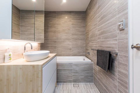 Nobbs Â· Executive 2 Storey Sydney Apartment With Pool - ACT Tourism 8