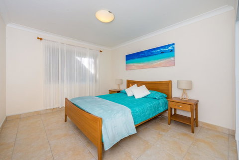 Ronald Avenue 1/65 - Shoal Bay - ACT Tourism 7