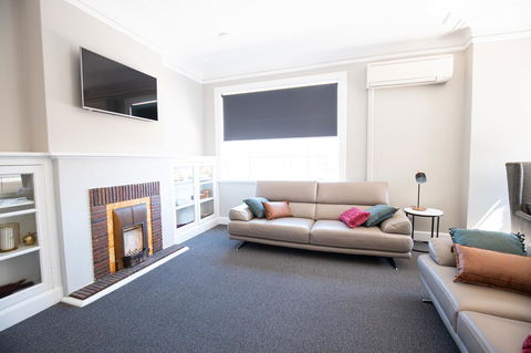 Horse And Jockey Hotel Homebush - ACT Tourism 15