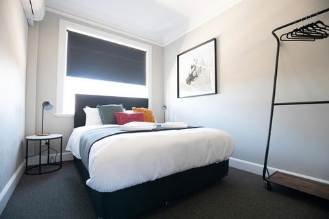 Horse And Jockey Hotel Homebush - ACT Tourism 5