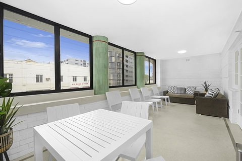 Horse And Jockey Hotel Homebush - ACT Tourism 21