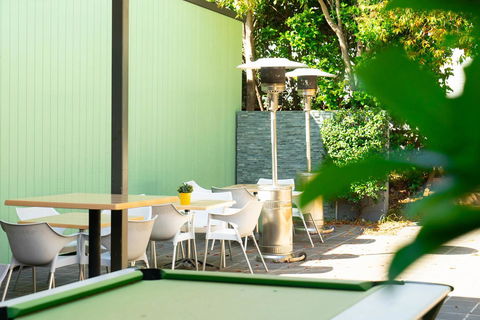 Horse And Jockey Hotel Homebush - ACT Tourism 24