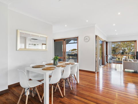 The Beach House Terrigal - ACT Tourism 3