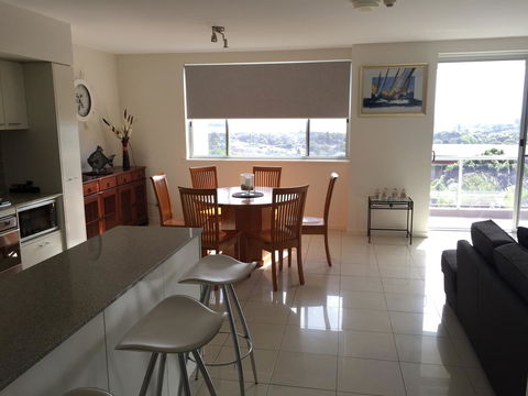 Grandview Apartments - ACT Tourism 26