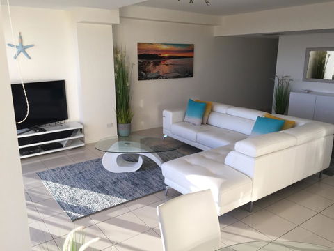 Grandview Apartments - ACT Tourism 28