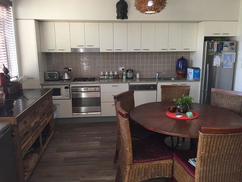 Grandview Apartments - ACT Tourism 13