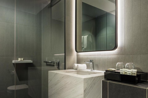 West Hotel Sydney, Curio Collection By Hilton - ACT Tourism 4