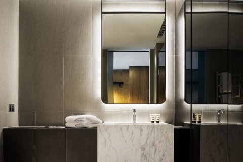 West Hotel Sydney, Curio Collection By Hilton - ACT Tourism 8