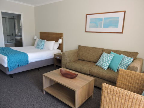 BASE Holidays - Ettalong Beach Premium Apartments - ACT Tourism 13