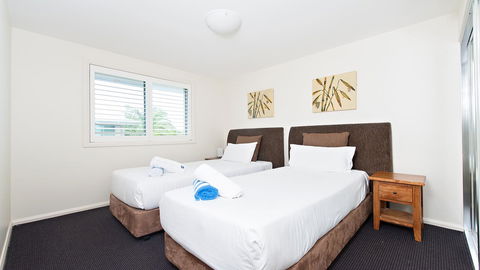 Pacific Blue, Salamander Bay - ACT Tourism 22