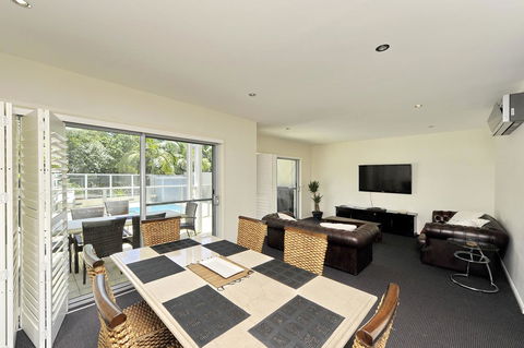 Pacific Blue, Salamander Bay - ACT Tourism 44