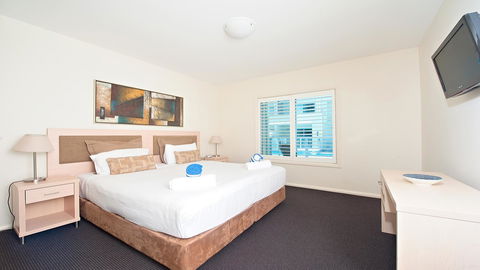 Pacific Blue, Salamander Bay - ACT Tourism 9