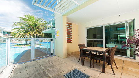 Pacific Blue, Salamander Bay - ACT Tourism 5