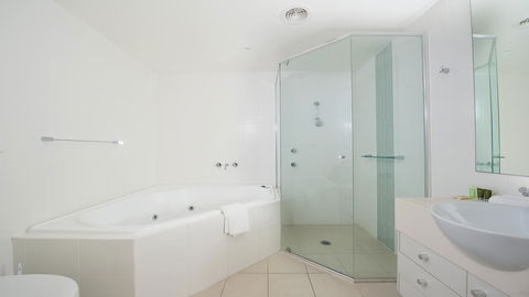 Pacific Blue, Salamander Bay - ACT Tourism 8