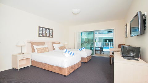 Pacific Blue, Salamander Bay - ACT Tourism 7