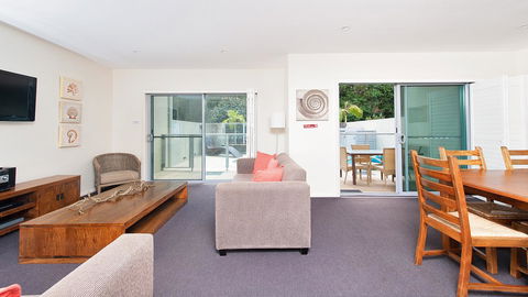 Pacific Blue, Salamander Bay - ACT Tourism 28