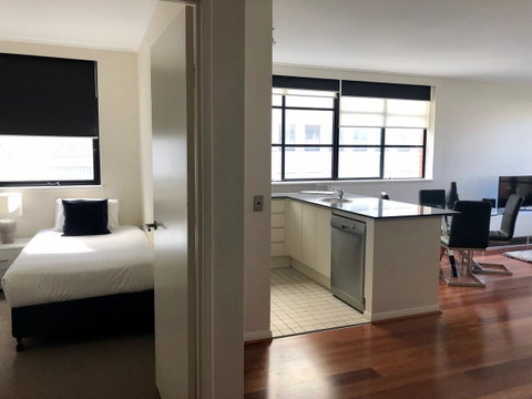 Wyndel Apartments - Apex North Sydney - ACT Tourism 7