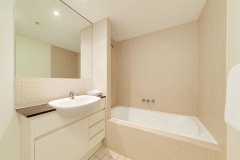 Wyndel Apartments - Apex North Sydney - ACT Tourism 9