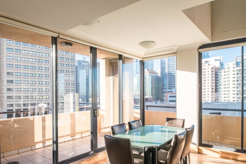 Seasons Harbour Plaza - ACT Tourism 11
