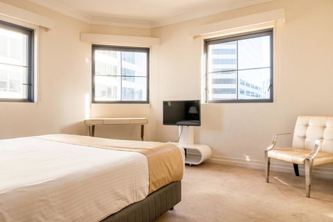 Seasons Harbour Plaza - ACT Tourism 16
