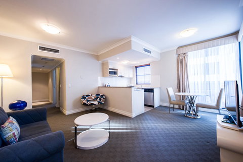 Seasons Harbour Plaza - ACT Tourism 35