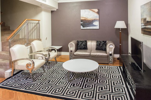 Seasons Harbour Plaza - ACT Tourism 17