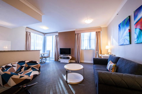 Seasons Harbour Plaza - ACT Tourism 29