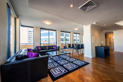 Seasons Harbour Plaza - ACT Tourism 26