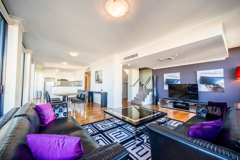 Seasons Harbour Plaza - ACT Tourism 28