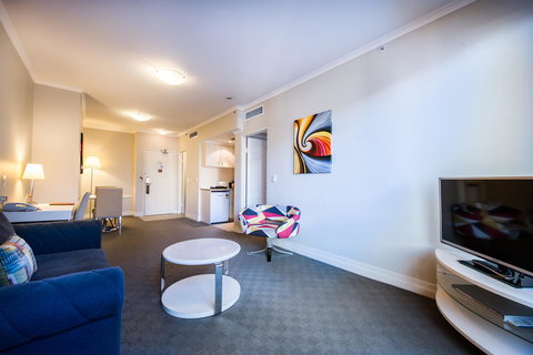 Seasons Harbour Plaza - ACT Tourism 27