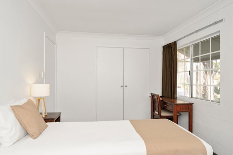 Wollongbar Motel - ACT Tourism 36