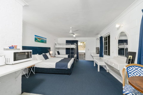 Wollongbar Motel - ACT Tourism 18