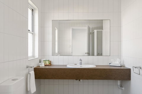 Wollongbar Motel - ACT Tourism 33