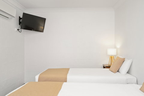 Wollongbar Motel - ACT Tourism 37