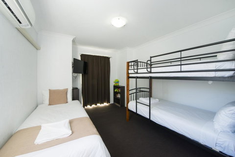Wollongbar Motel - ACT Tourism 32