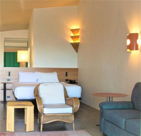 Beach Hotel Resort - ACT Tourism 9