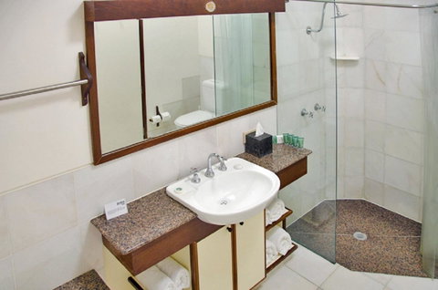 Beach Hotel Resort - ACT Tourism 33