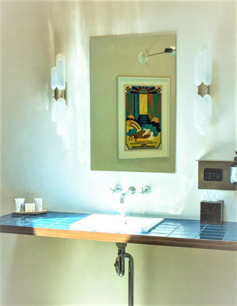 Beach Hotel Resort - ACT Tourism 7