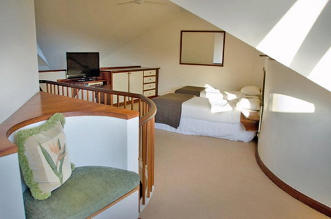 Beach Hotel Resort - ACT Tourism 28