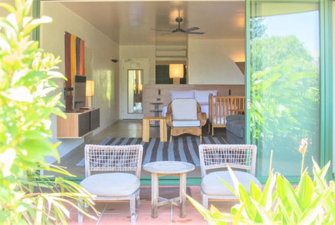 Beach Hotel Resort - ACT Tourism 11