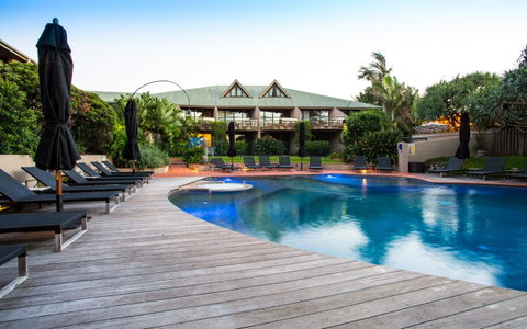 Beach Hotel Resort - ACT Tourism 0