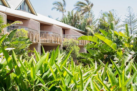 Beach Hotel Resort - ACT Tourism 4