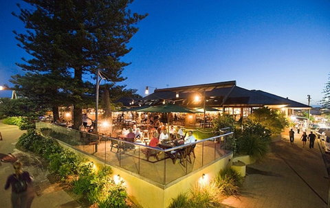 Beach Hotel Resort - ACT Tourism 26