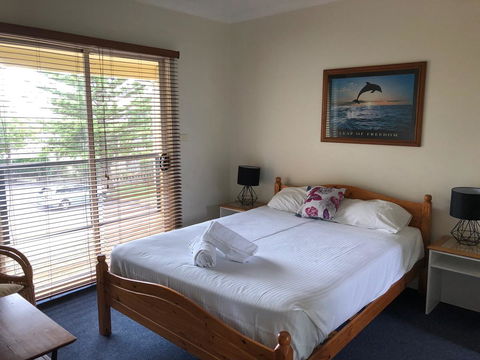 Squid\'s Ink Motel - ACT Tourism 21