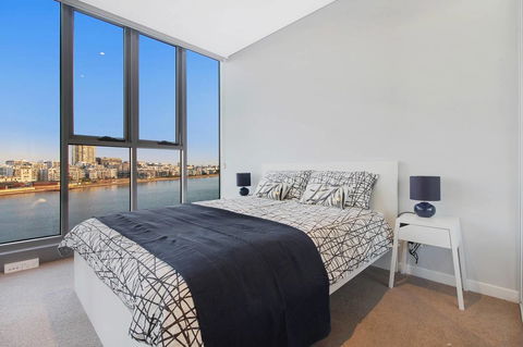 Brand New 3 Bedrooms Apt With Waterfront View - ACT Tourism 18