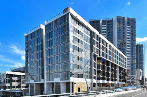 Brand New 3 Bedrooms Apt With Waterfront View - ACT Tourism 17