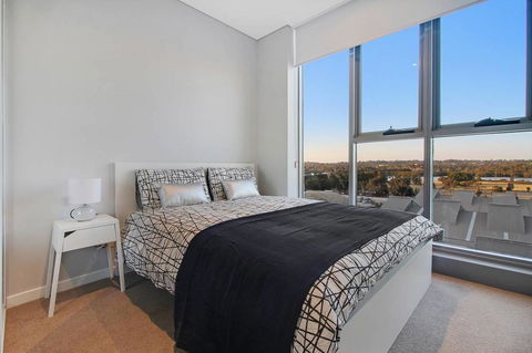 Brand New 3 Bedrooms Apt With Waterfront View - ACT Tourism 16
