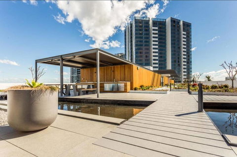 Brand New 3 Bedrooms Apt With Waterfront View - ACT Tourism 4