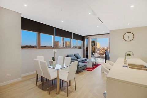 Brand New 3 Bedrooms Apt With Waterfront View - ACT Tourism 6