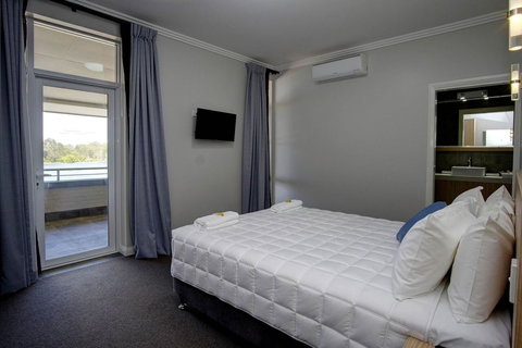 Lakes And Ocean Hotel Forster - ACT Tourism 12